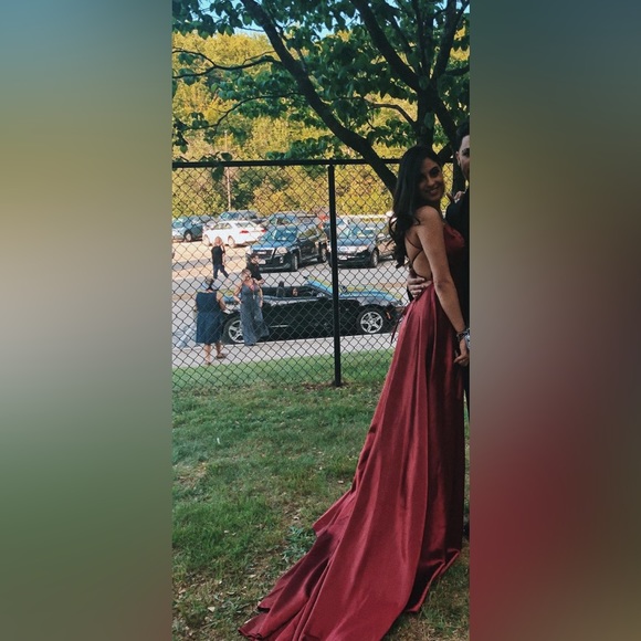 A&N luxe Label red prom dress - Picture 3 of 4